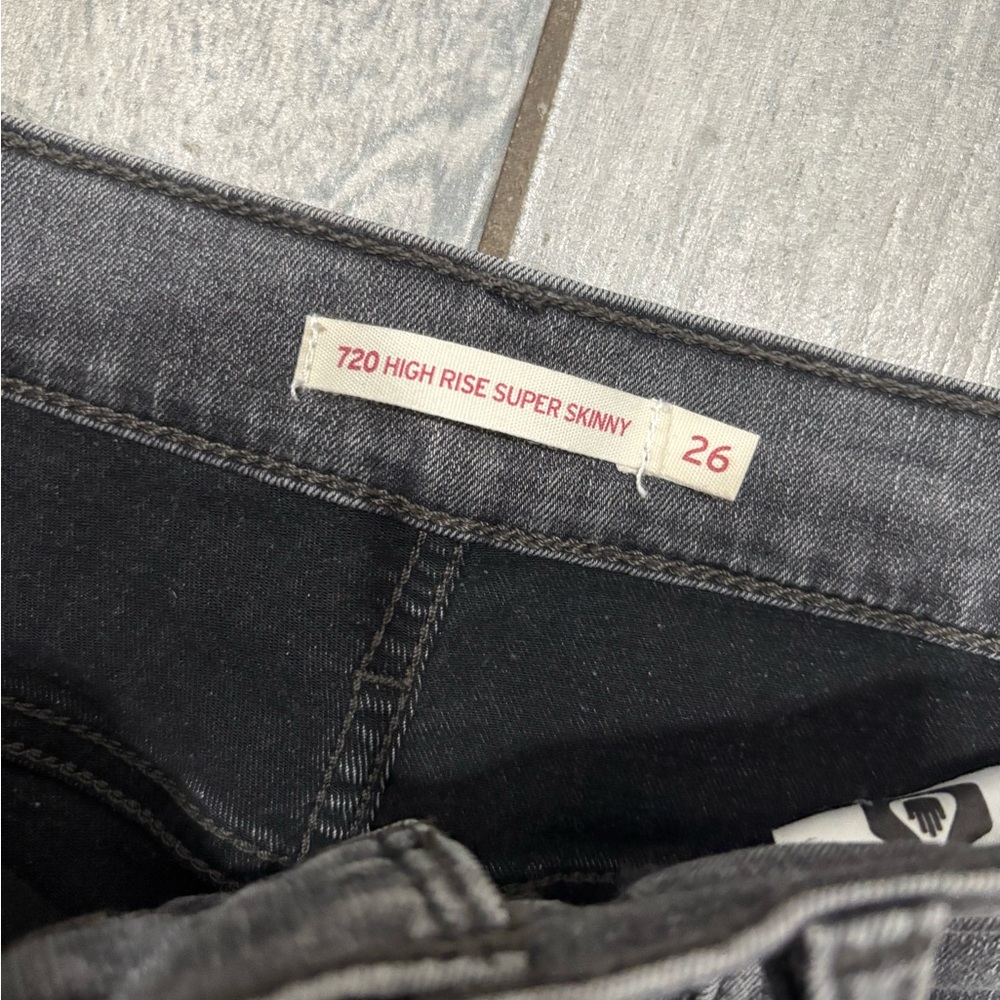 Levi's 720 HIGH RISE SUPER SKINNY WOMEN'S JEANS Size 26 - Picture 3 of 9
